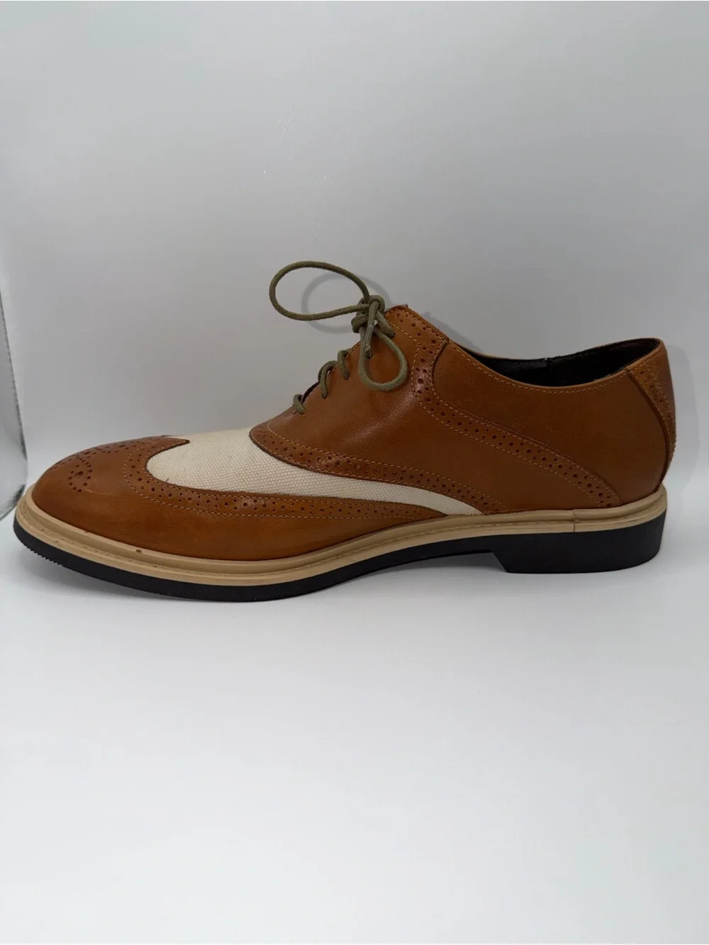 Cole Haan Men's Tan and Cream Wingtip Oxfords Size 10